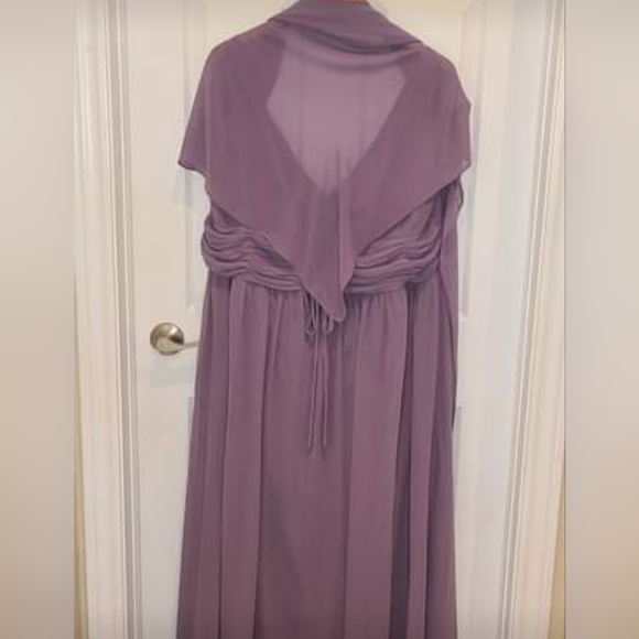 Bill Levkoff bridesmaids dress in Victorian Lilac - Picture 2 of 7